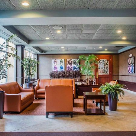 Clarion Hotel & Suites Riverfront Oswego Exterior foto