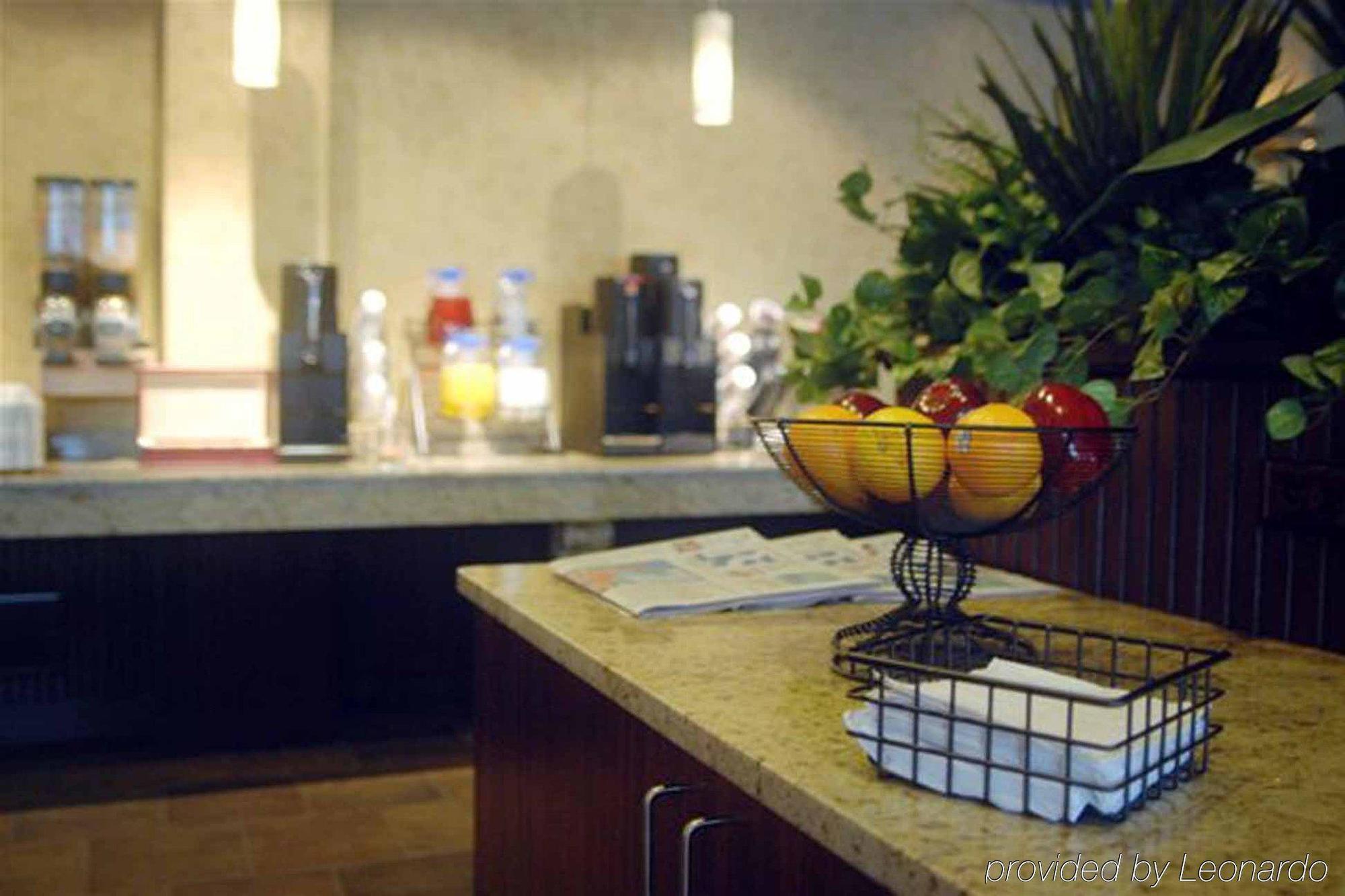 Clarion Hotel & Suites Riverfront Oswego Exterior foto